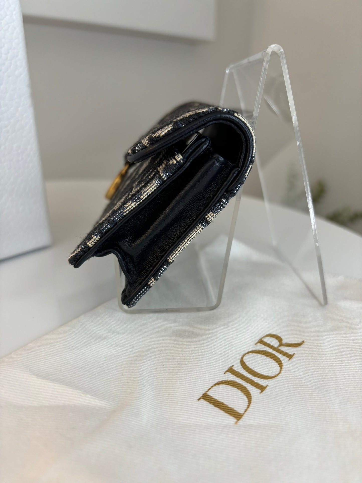 クラシック サドル ブルーム カード ウォレット