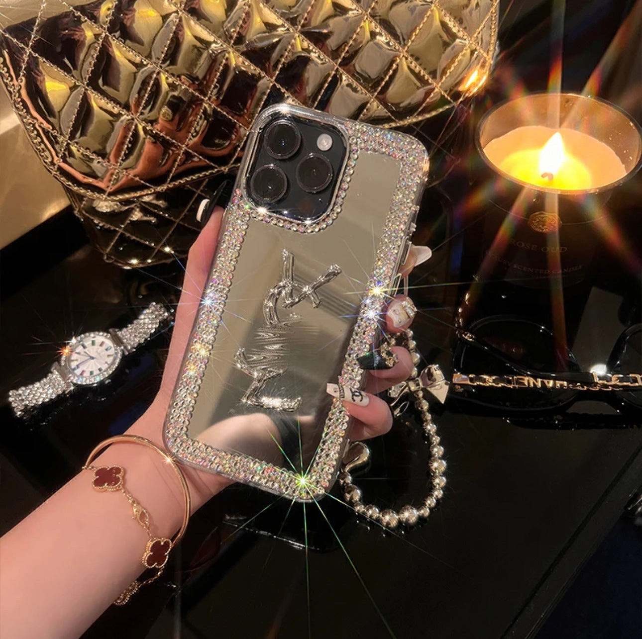 Custodia per iPhone Glamorous Beauty Mirror – Trucco & Stile in movimento!