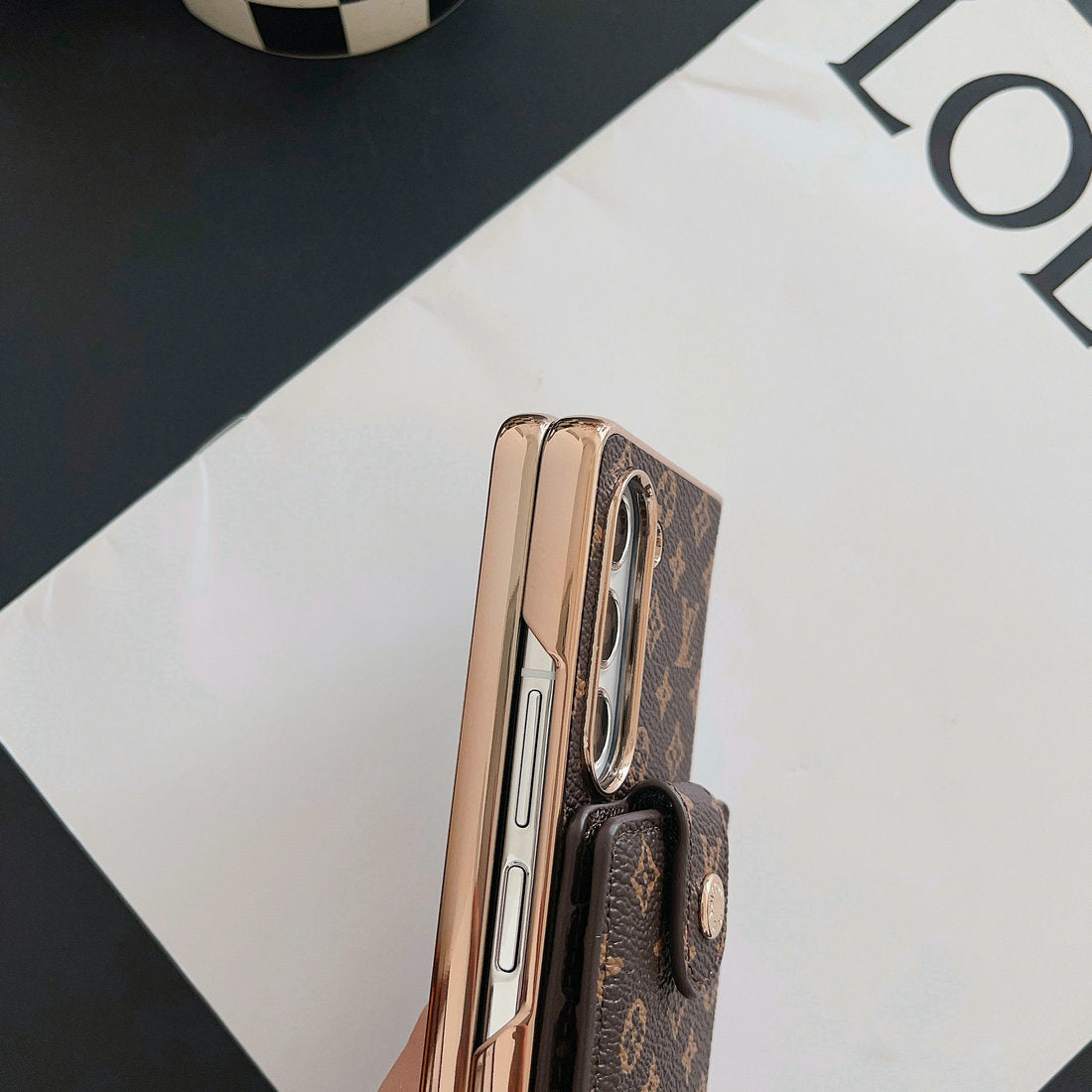 Ylellinen sähköpinnoitettu MONOGRAMIKORTTIKORTTI POISTETTU SAMSUNG Z TAITTAVA KOTELO