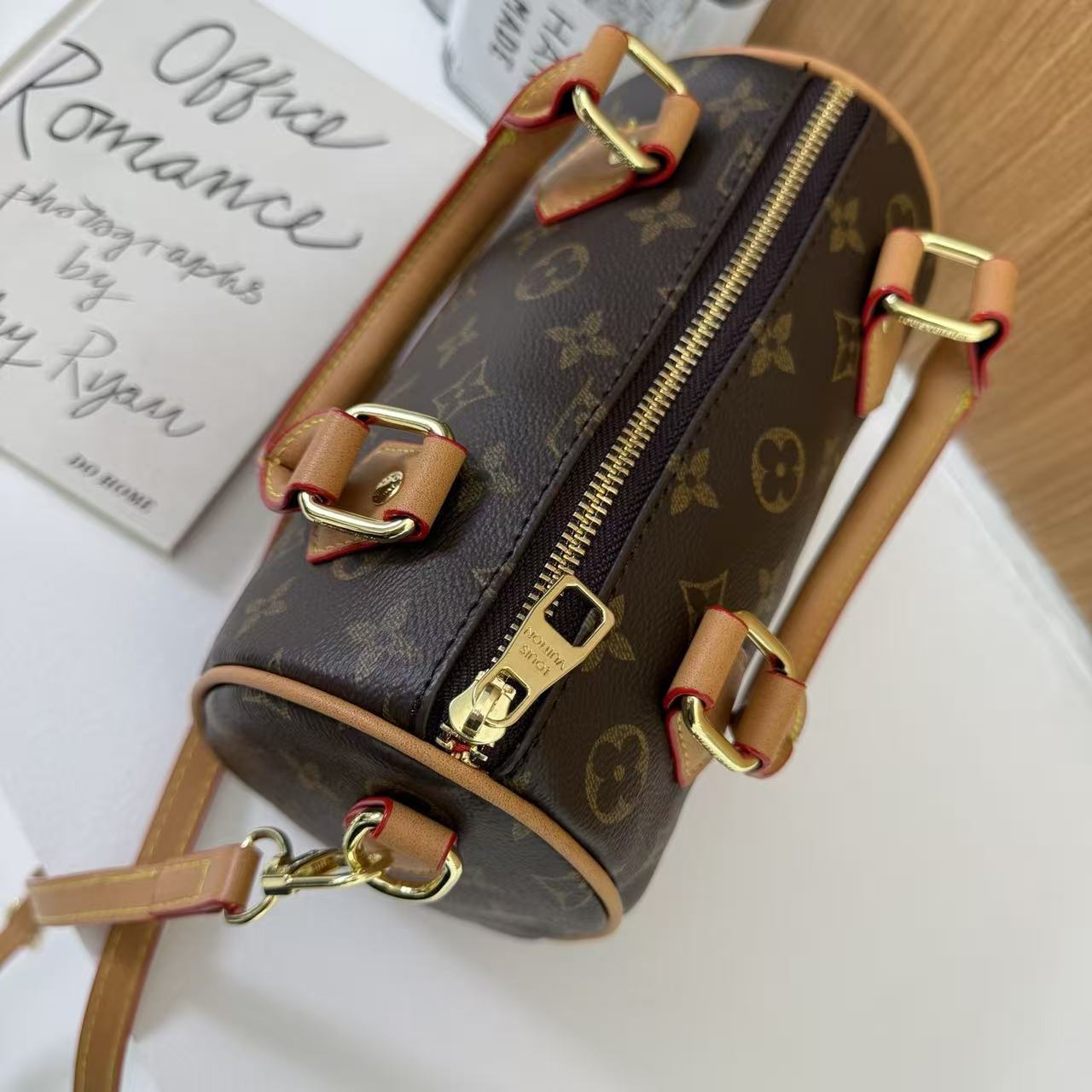 Klassisk Monogram Mini Barrel Bag