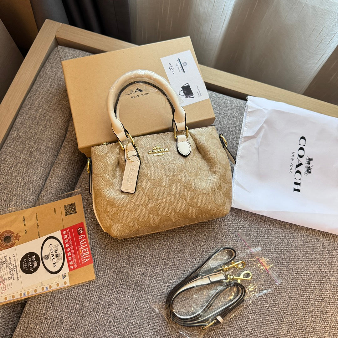 Feita com perfeição: bolsa de mão de couro com toque luxuoso