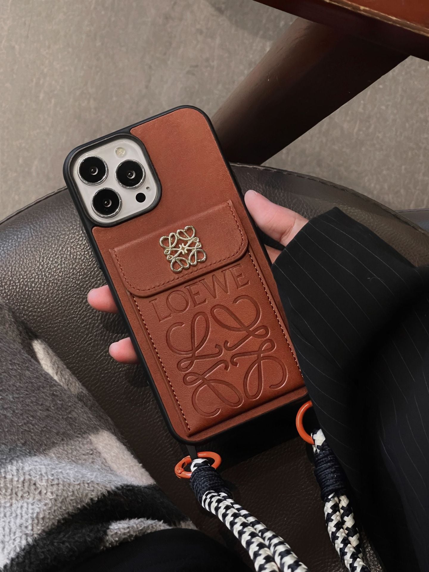 Loe iPhone-Hülle aus Leder mit Kartenhalter