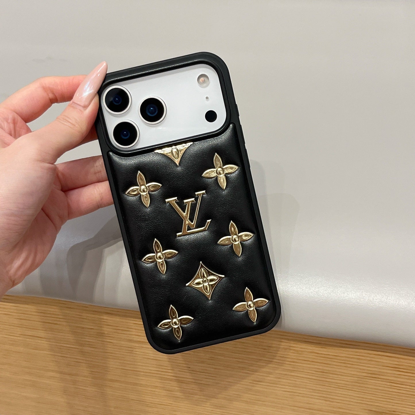 Husă pentru iPhone de lux, cu relief 3D