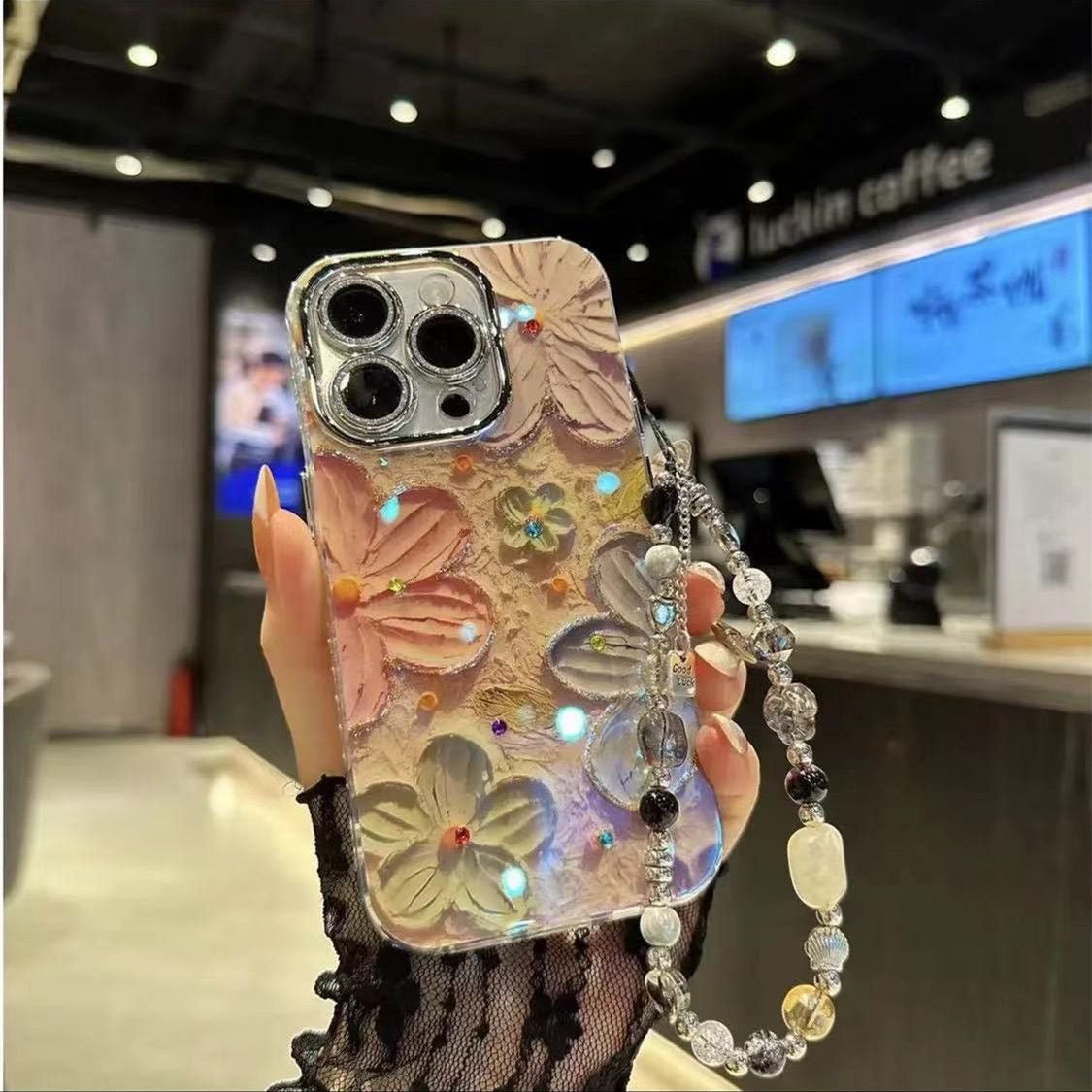 Kwiatowe etui na iPhone'a