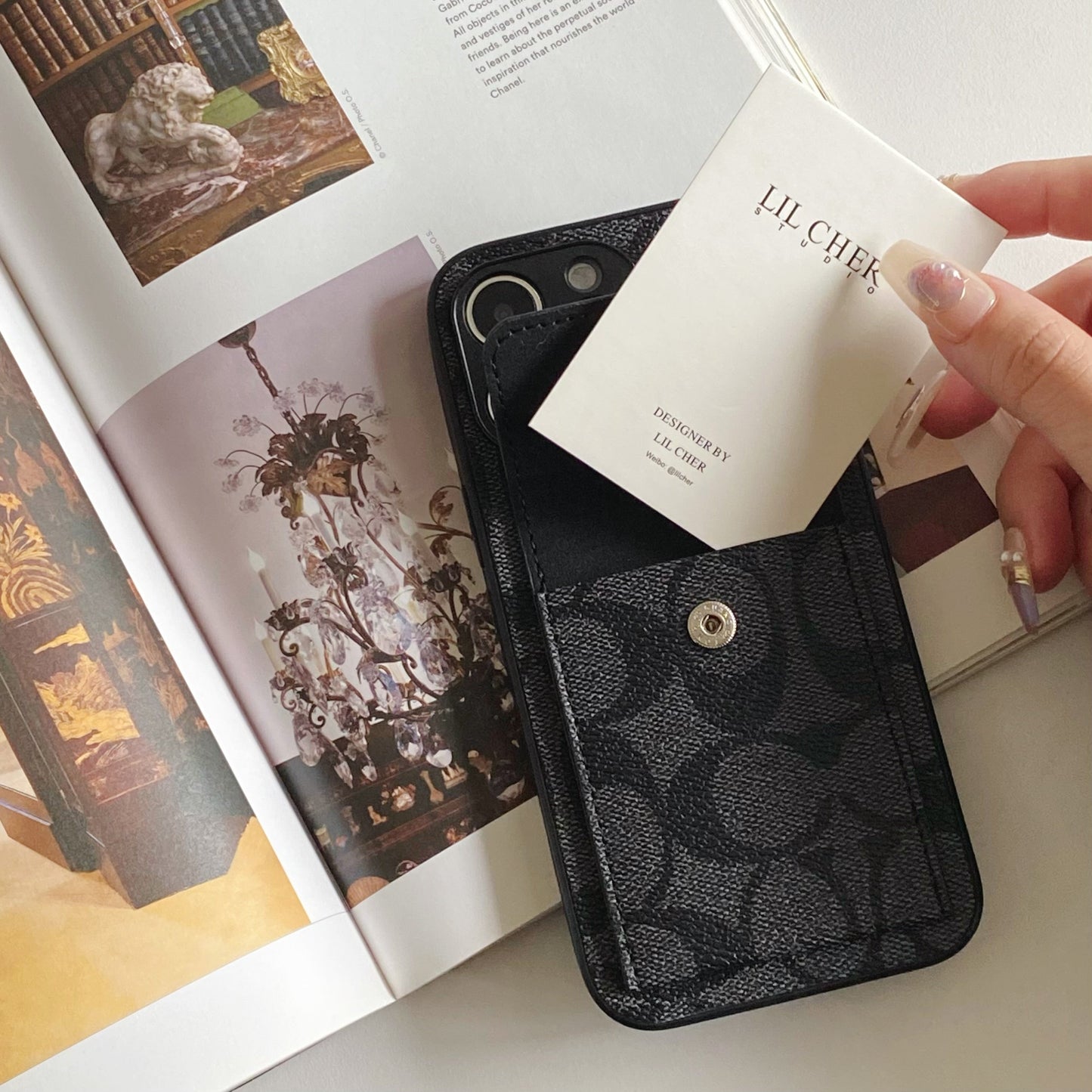 Capa clássica para iPhone com carteira preta-HP240513