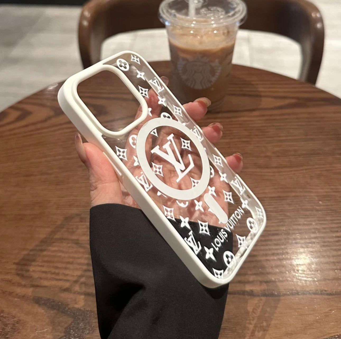 NOVÝ Luxury Shine x Mono obal na iPhone (MagSafe)