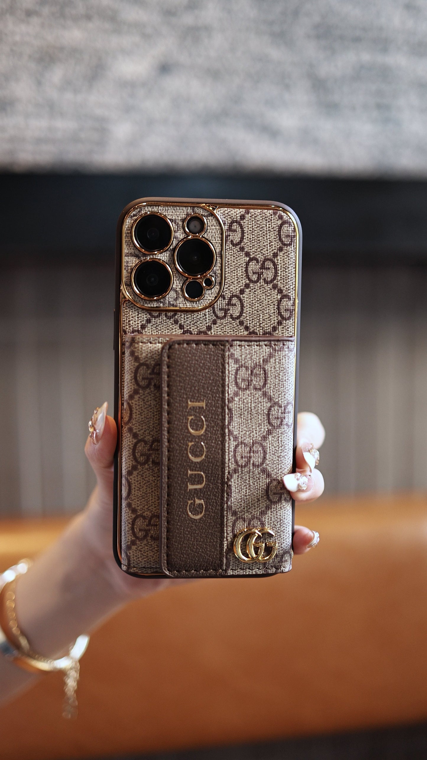 Luxusné pokročilé kožené puzdro na iPhone s držiakom karty & remienkom