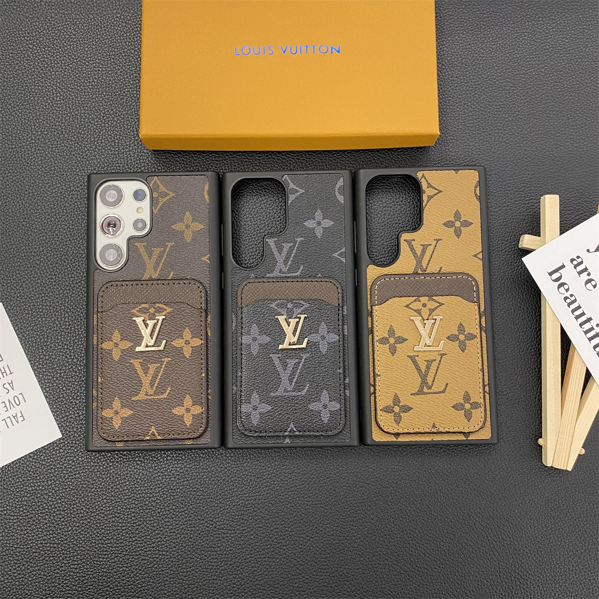 SAMSUNG GALAXY PETITE MALLE PUHELINKOTELOT KORTTIPIDIKKE MONOGRAM CANVAS