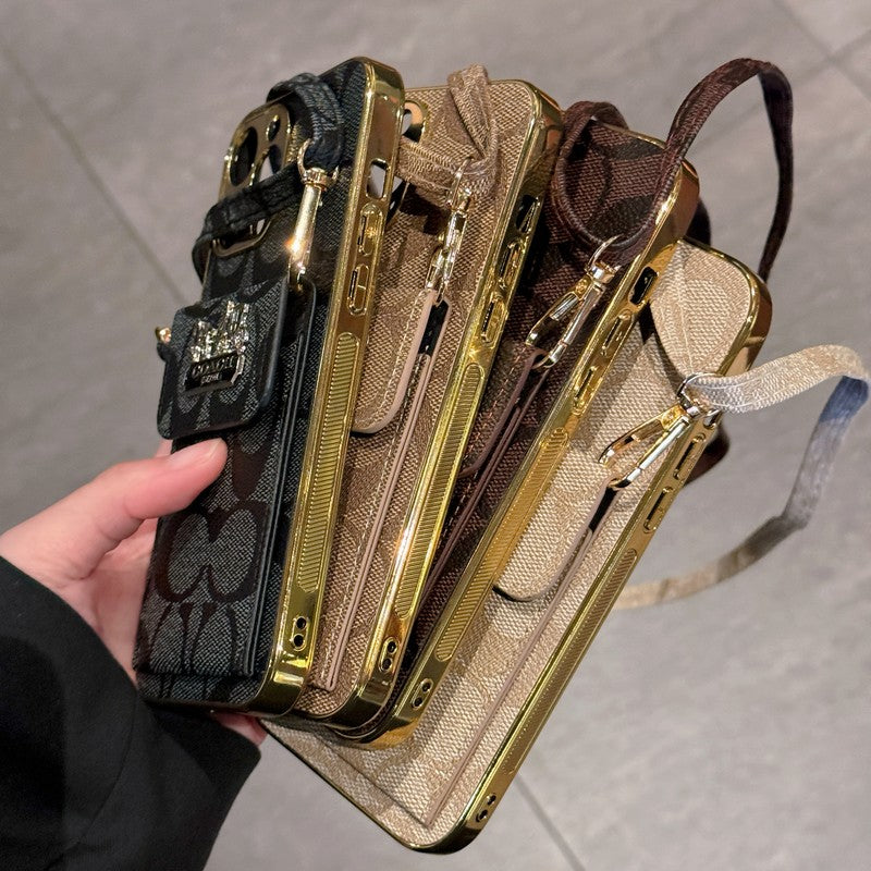 Klasické puzdro na karty s koženou retiazkou na iPhone