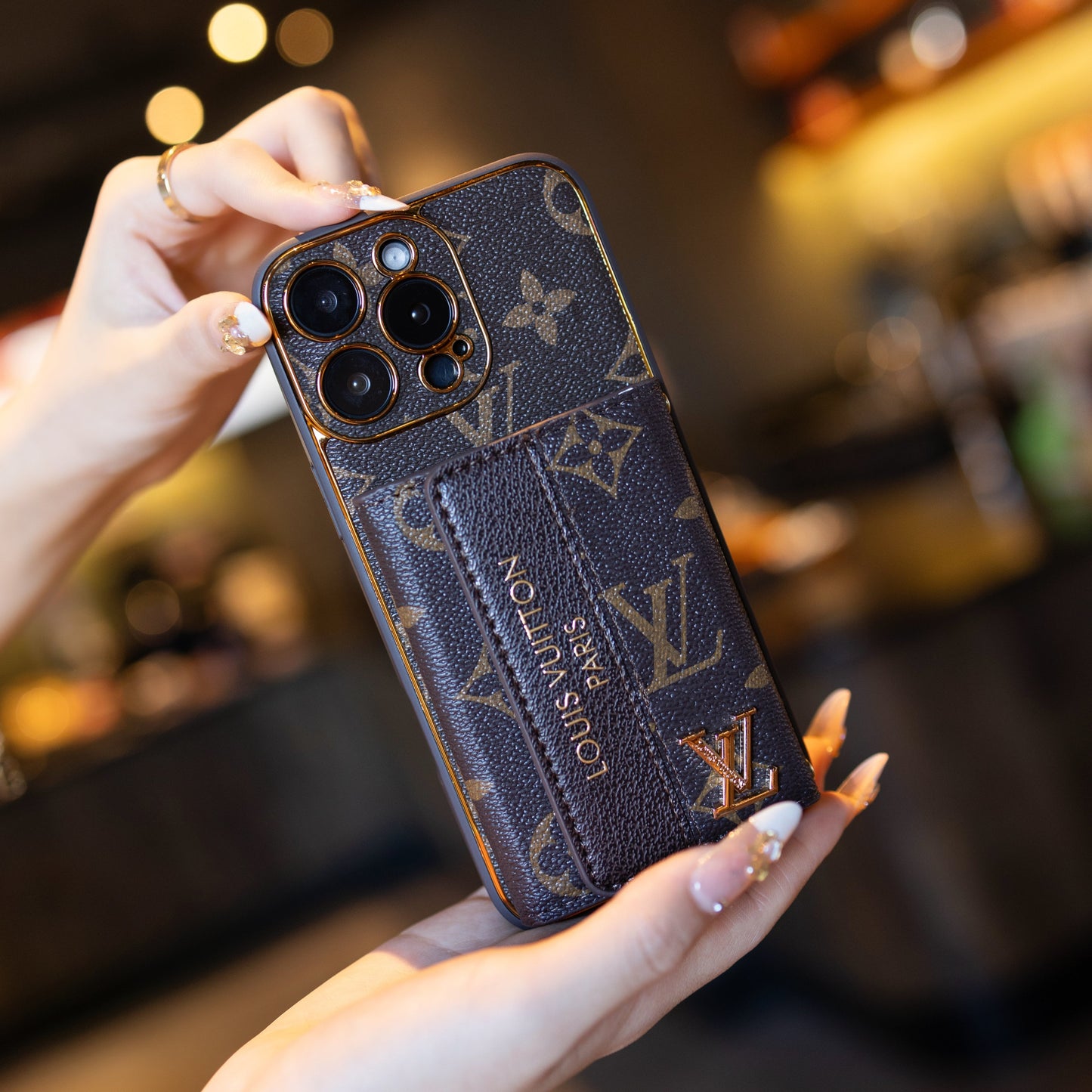 Luxusné pokročilé kožené puzdro na iPhone s držiakom karty & remienkom