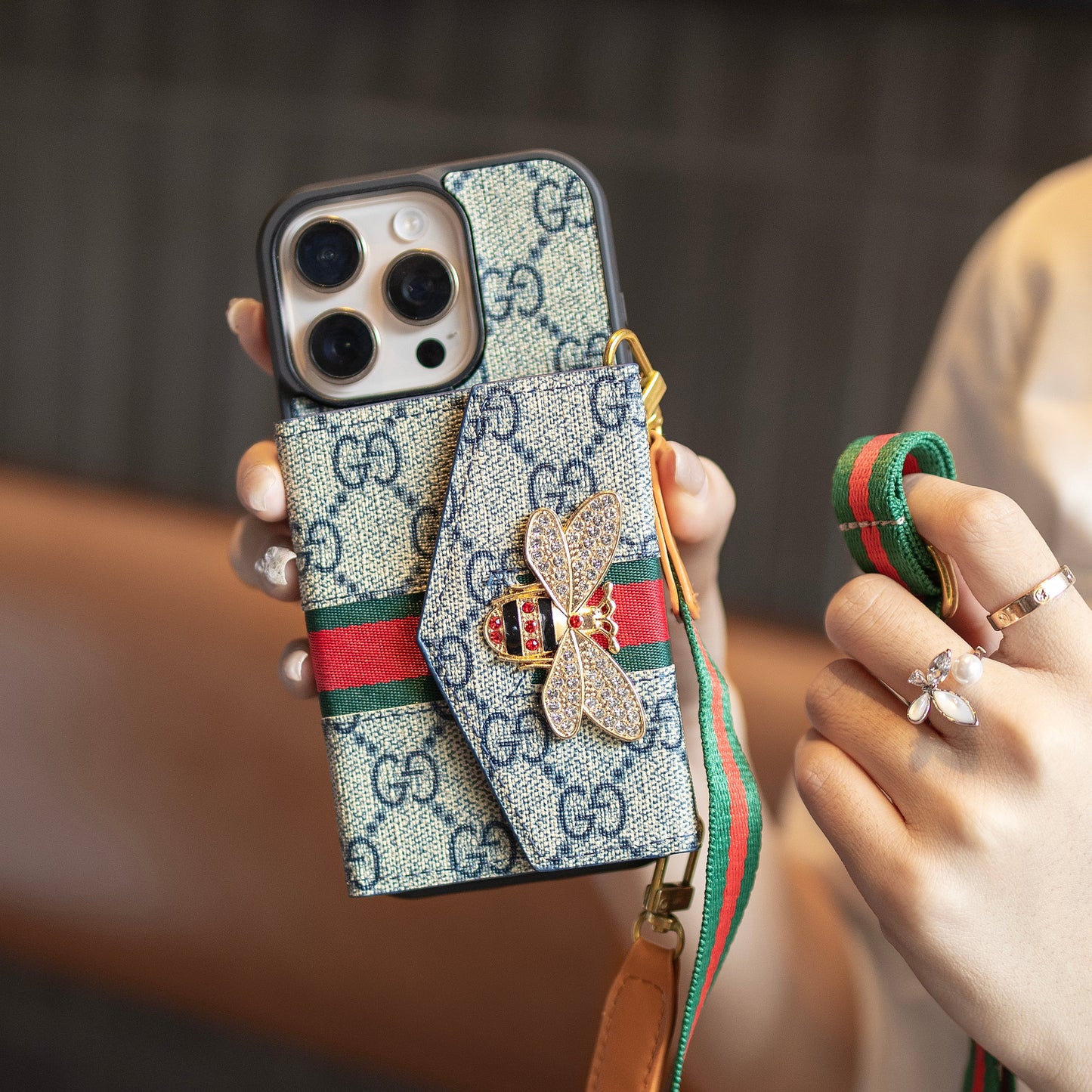 Étui pour iPhone à bandoulière avancé haut de gamme avec porte-cartes & Bandoulière