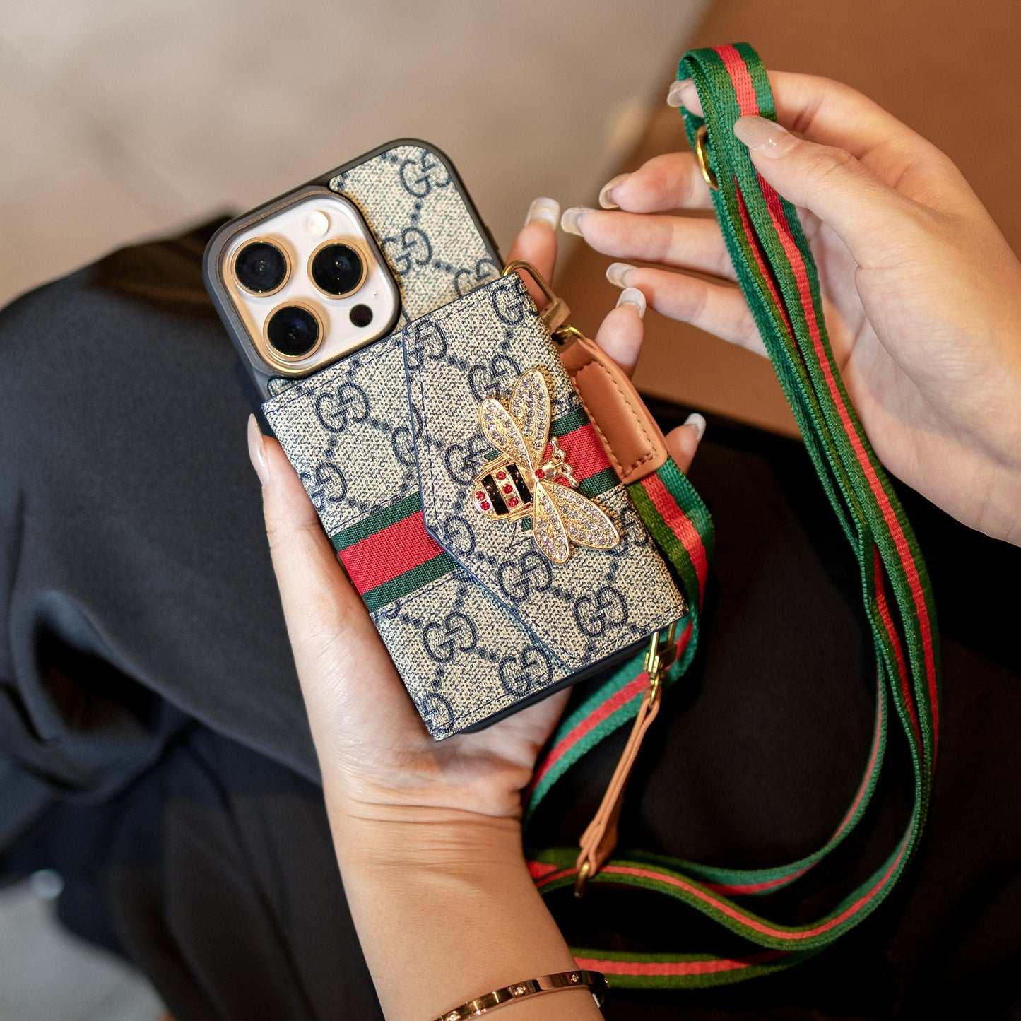 Étui pour iPhone à bandoulière avancé haut de gamme avec porte-cartes & Bandoulière
