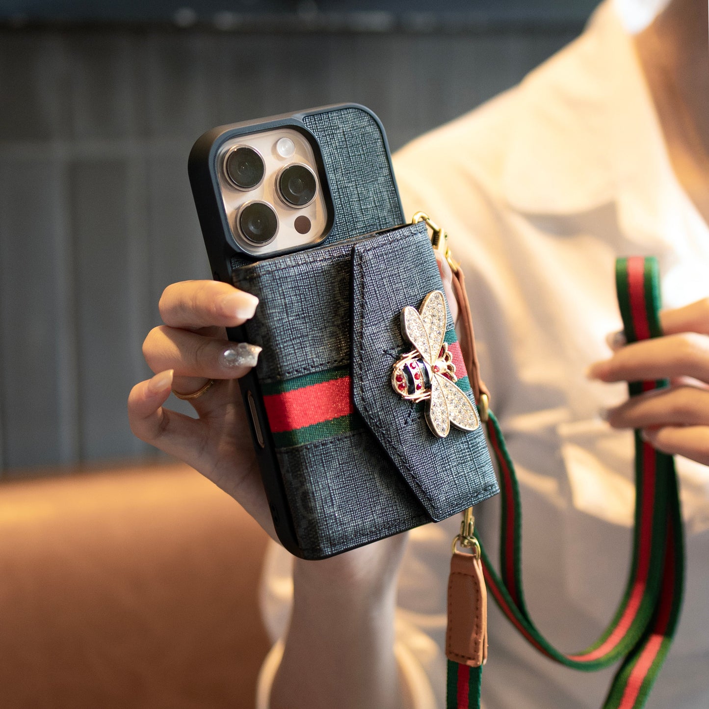 Étui pour iPhone à bandoulière avancé haut de gamme avec porte-cartes & Bandoulière