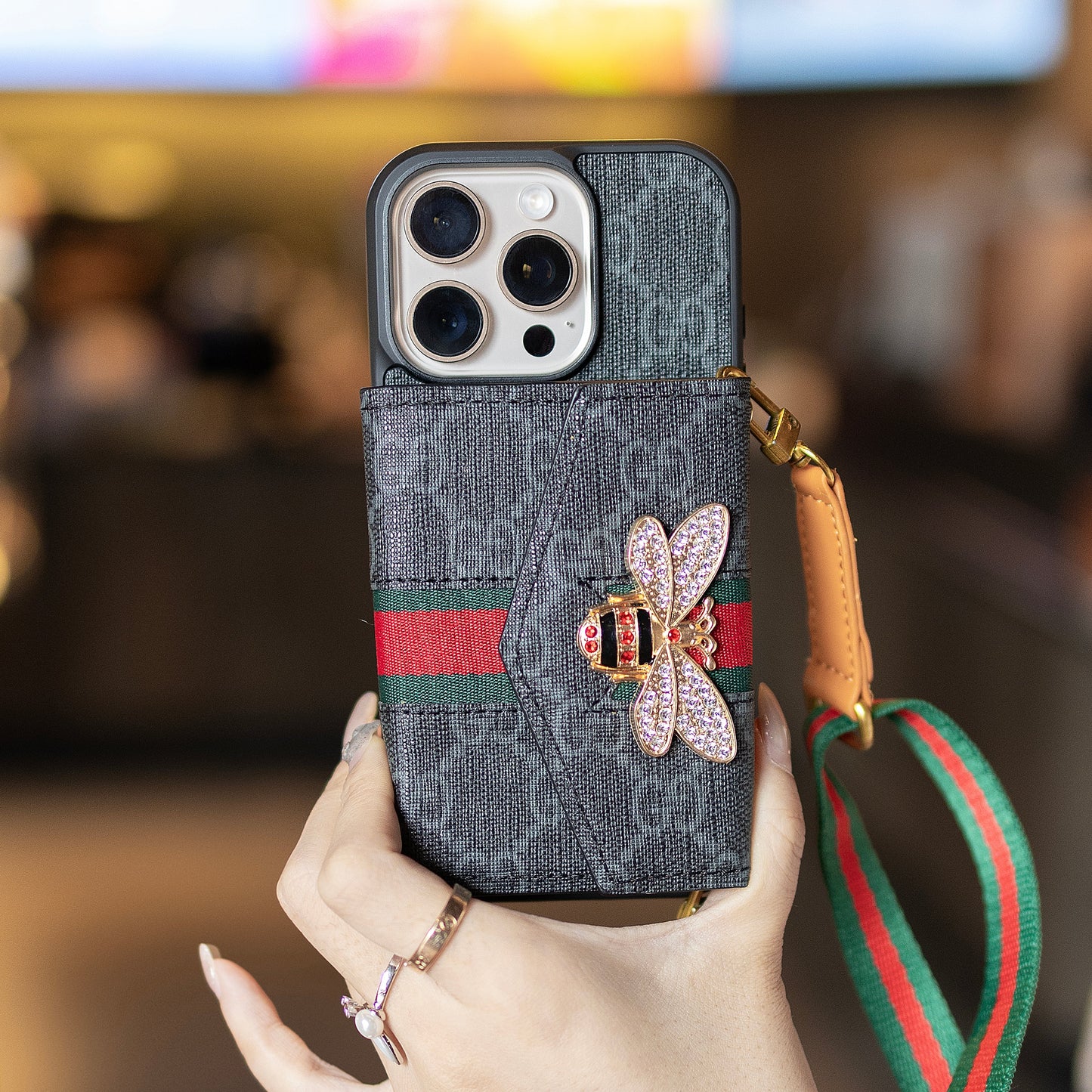 Étui pour iPhone à bandoulière avancé haut de gamme avec porte-cartes & Bandoulière
