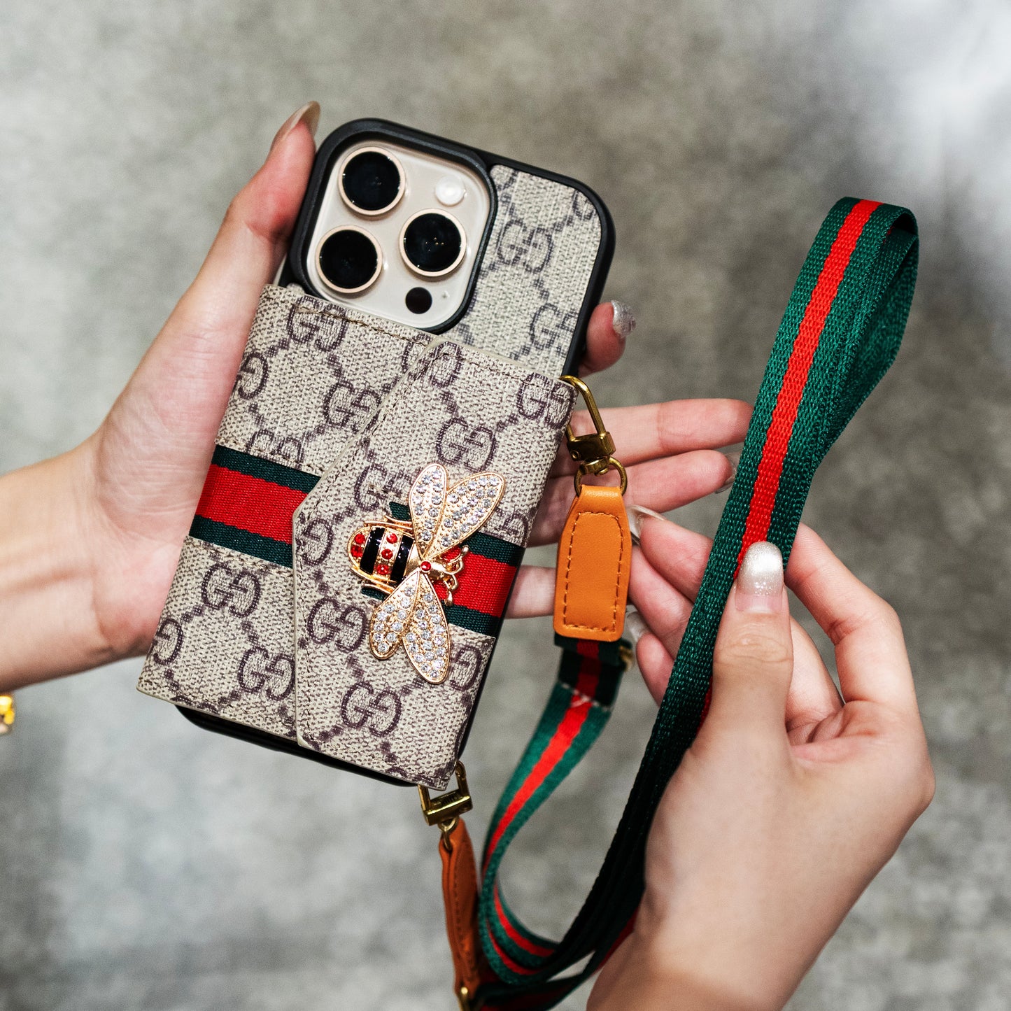 Étui pour iPhone à bandoulière avancé haut de gamme avec porte-cartes & Bandoulière