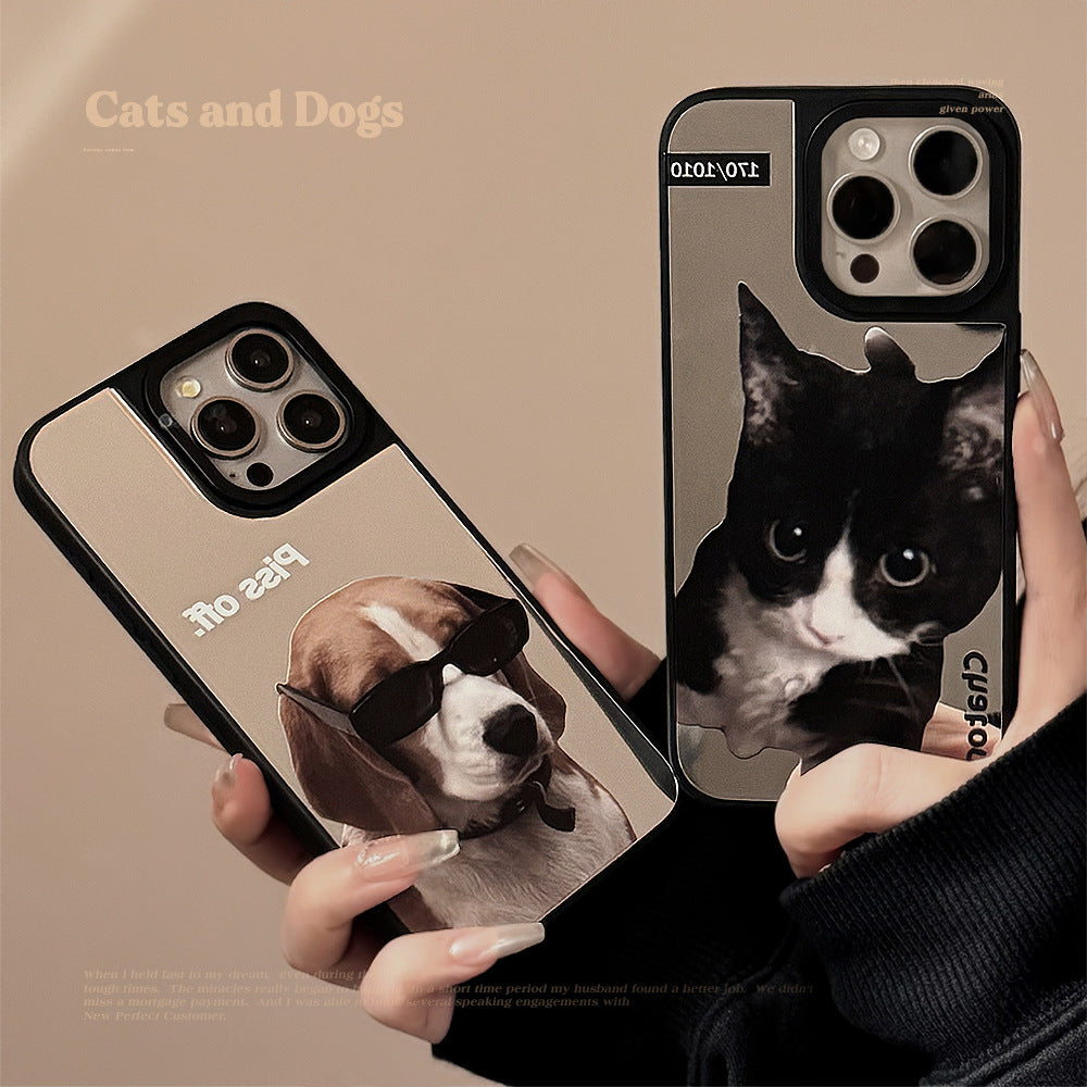 Couple trendy cool cats and dogs are suitable for Apple 16promax mobile phone case personalized iphone17 anti-drop 13 mirror 15 hard