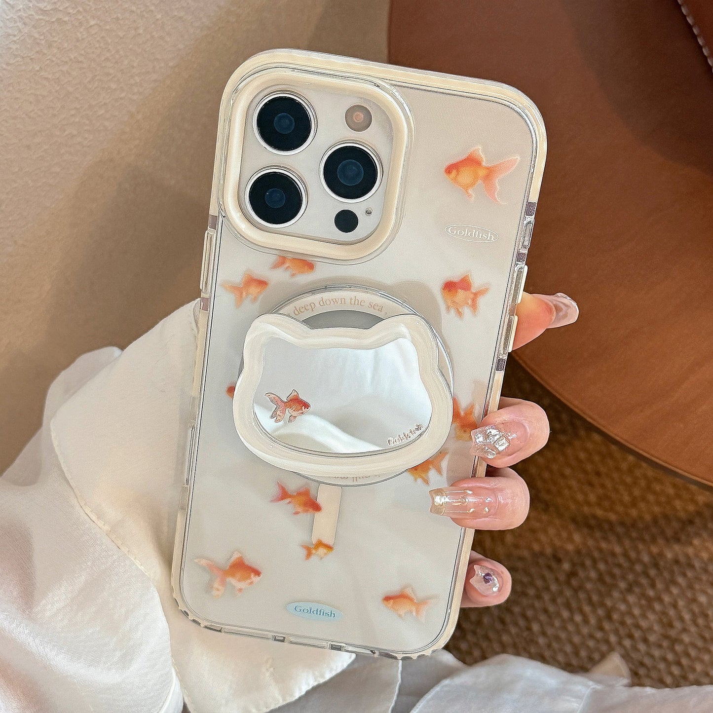 Mirror cat magnetic suction bracket 16promax transparent iPhone17 mobile phone case suitable for 13 small goldfish 14 national style