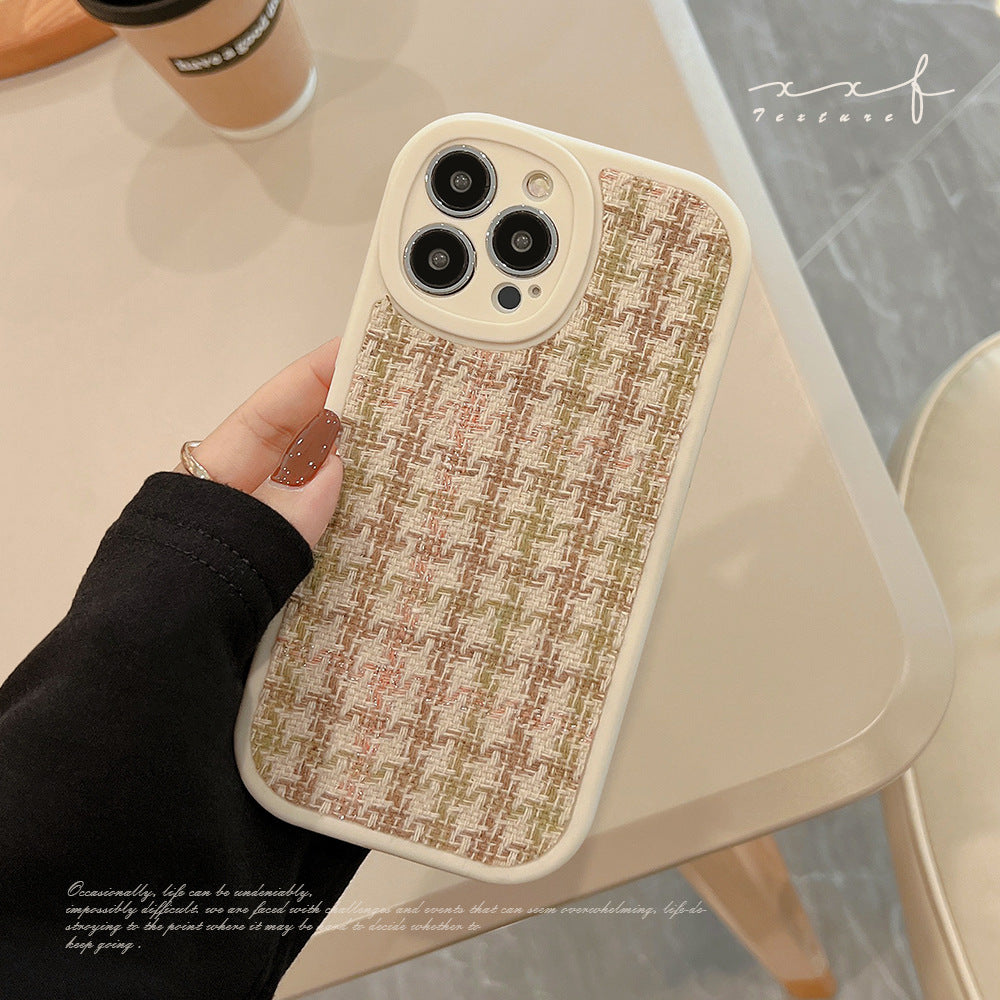 Retro 17promax Apple 16 mobile phone case iphone14 plaid 13pro set 8 suitable for 11 generation hair 12 flannel