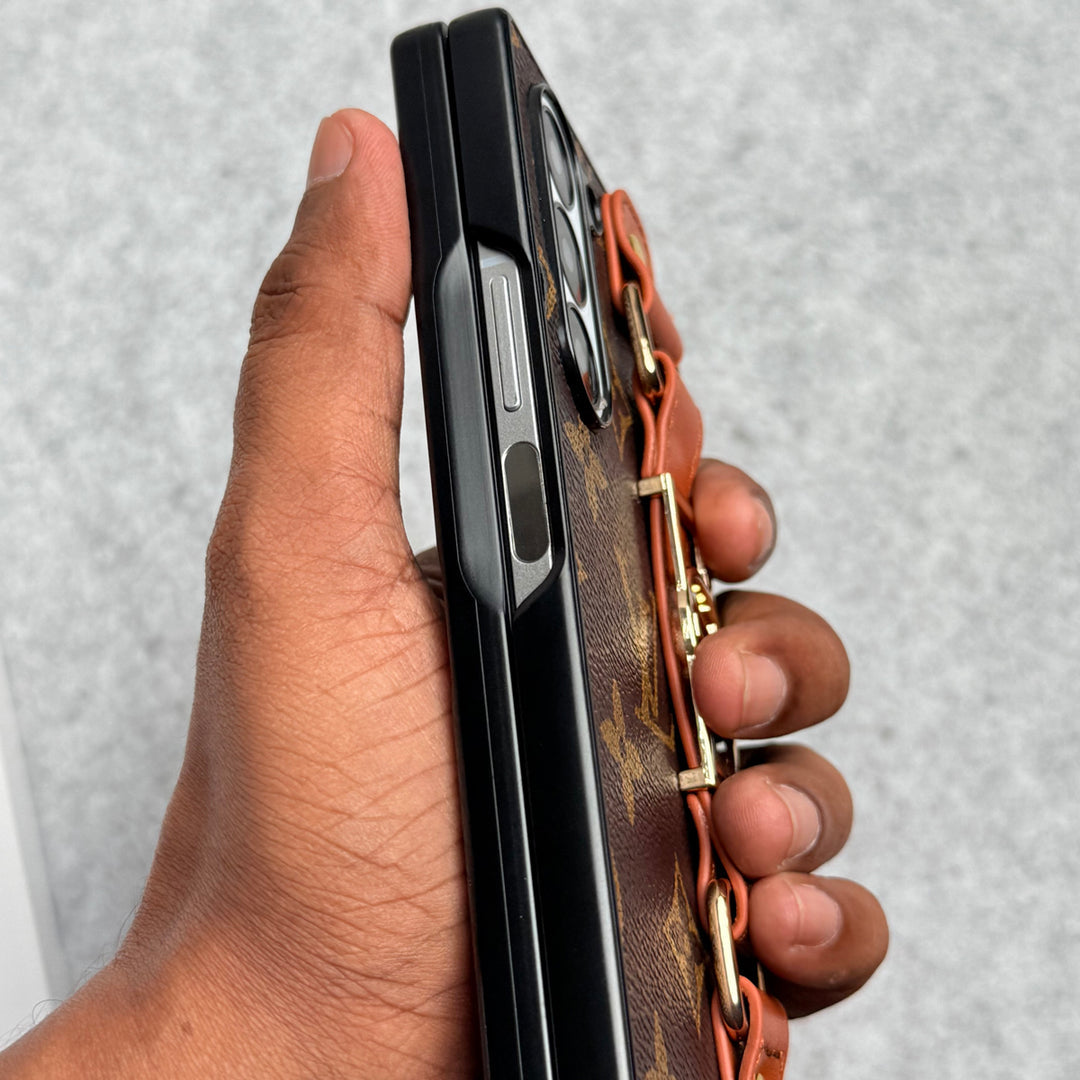 Luksusmerkkinen hihnapidikekotelo Samsung Z Fold 7-4:lle