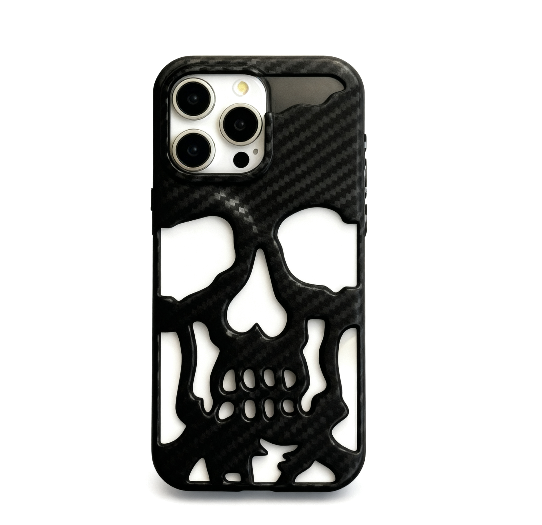 Futrola za iPhone u obliku crne lubanje s teksturom ugljičnih vlakana