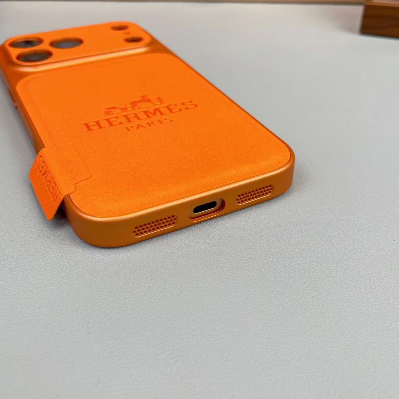 Classices Premium usnjena torbica za iPhone – luksuzna zaščita