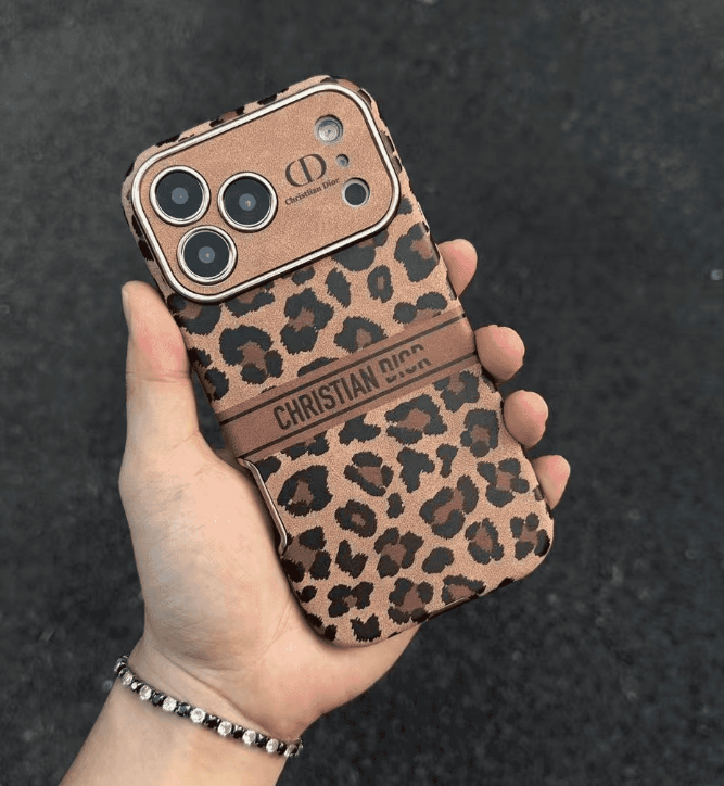 Funda para iPhone de cuero con estampado de leopardo