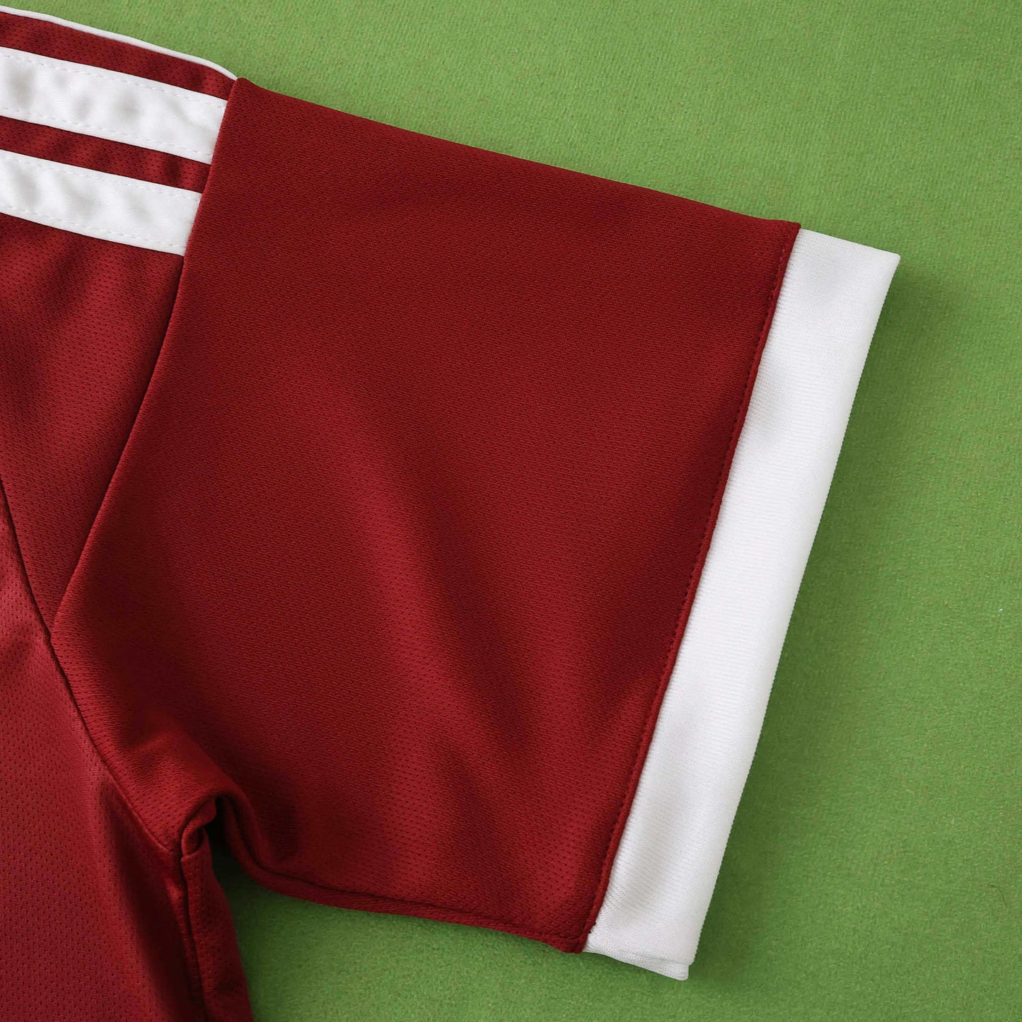 قميص كأس العالم لكرة القدم قطر 2026