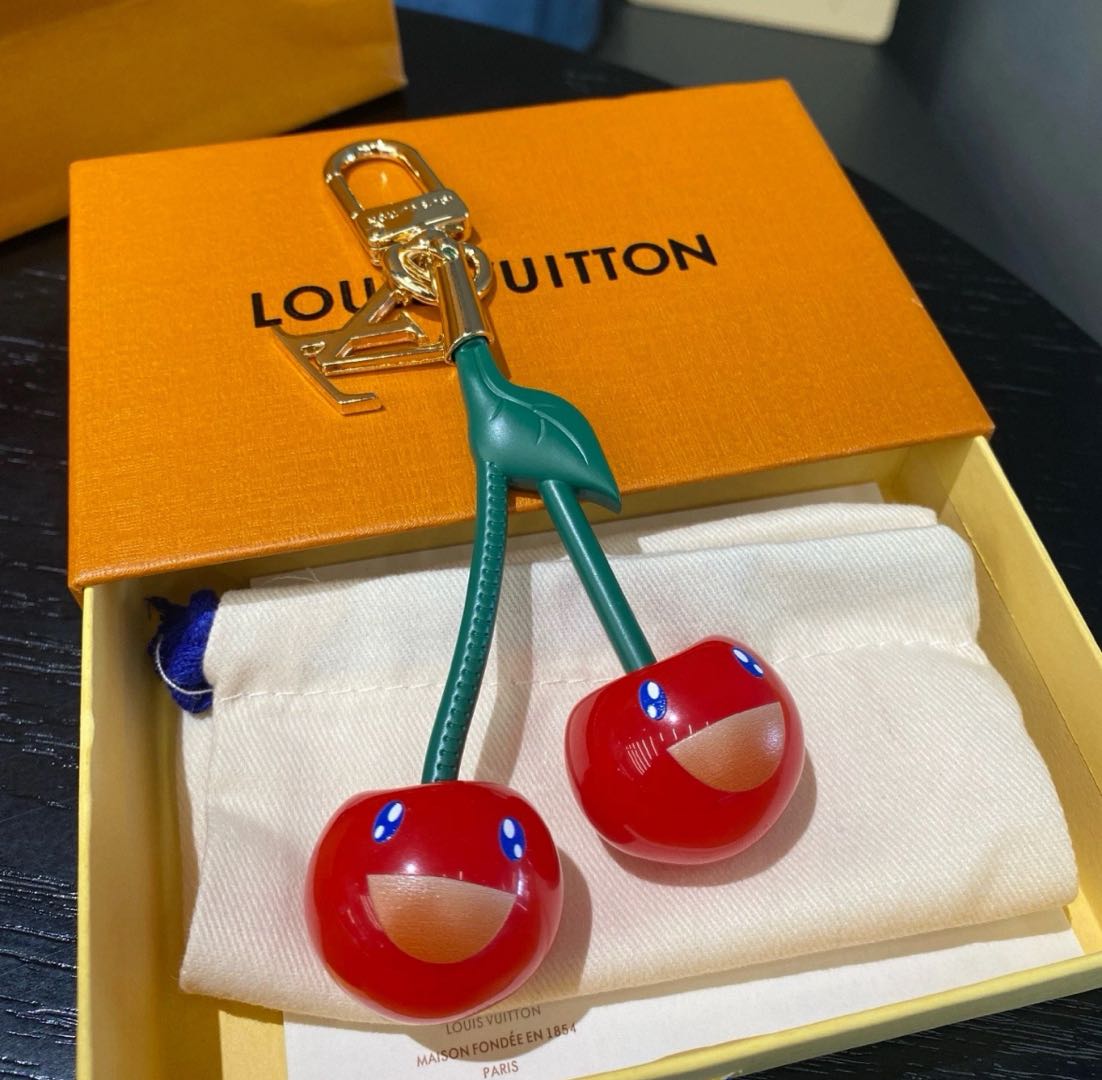 🌟 Breloc L- Cherry: Drăguț + Luxos, Totul într-Unul 🍒✨