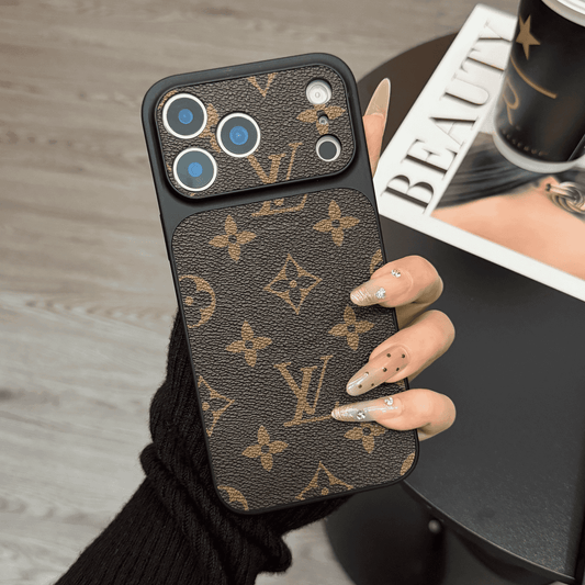 Husă pentru iPhone din piele MagSafe Classic Monogram