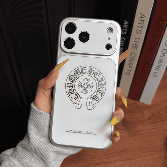 Carcasa protectoare pentru iPhone Chrome Hearts