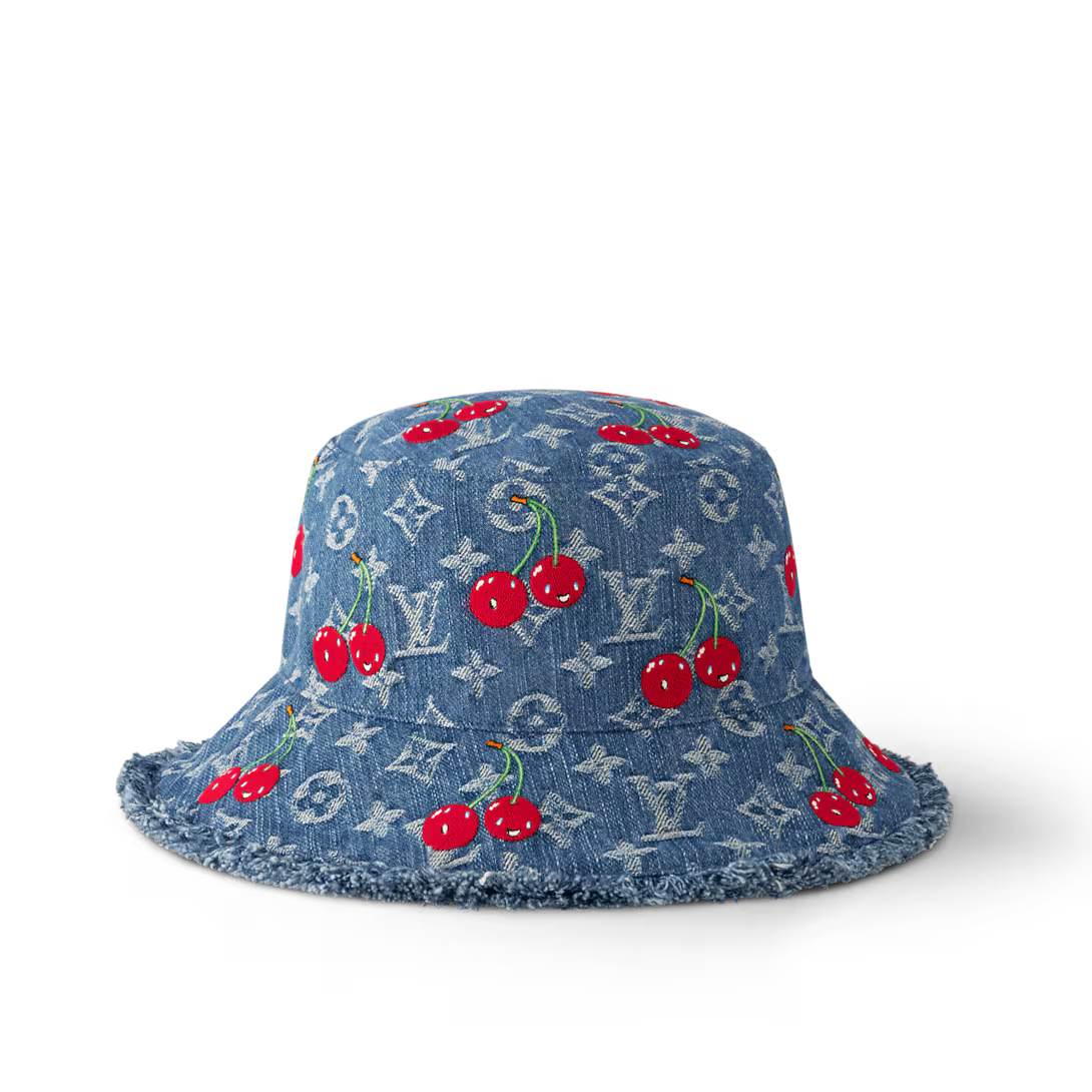 Joli chapeau à motif cerise, un incontournable pour les fashionistas