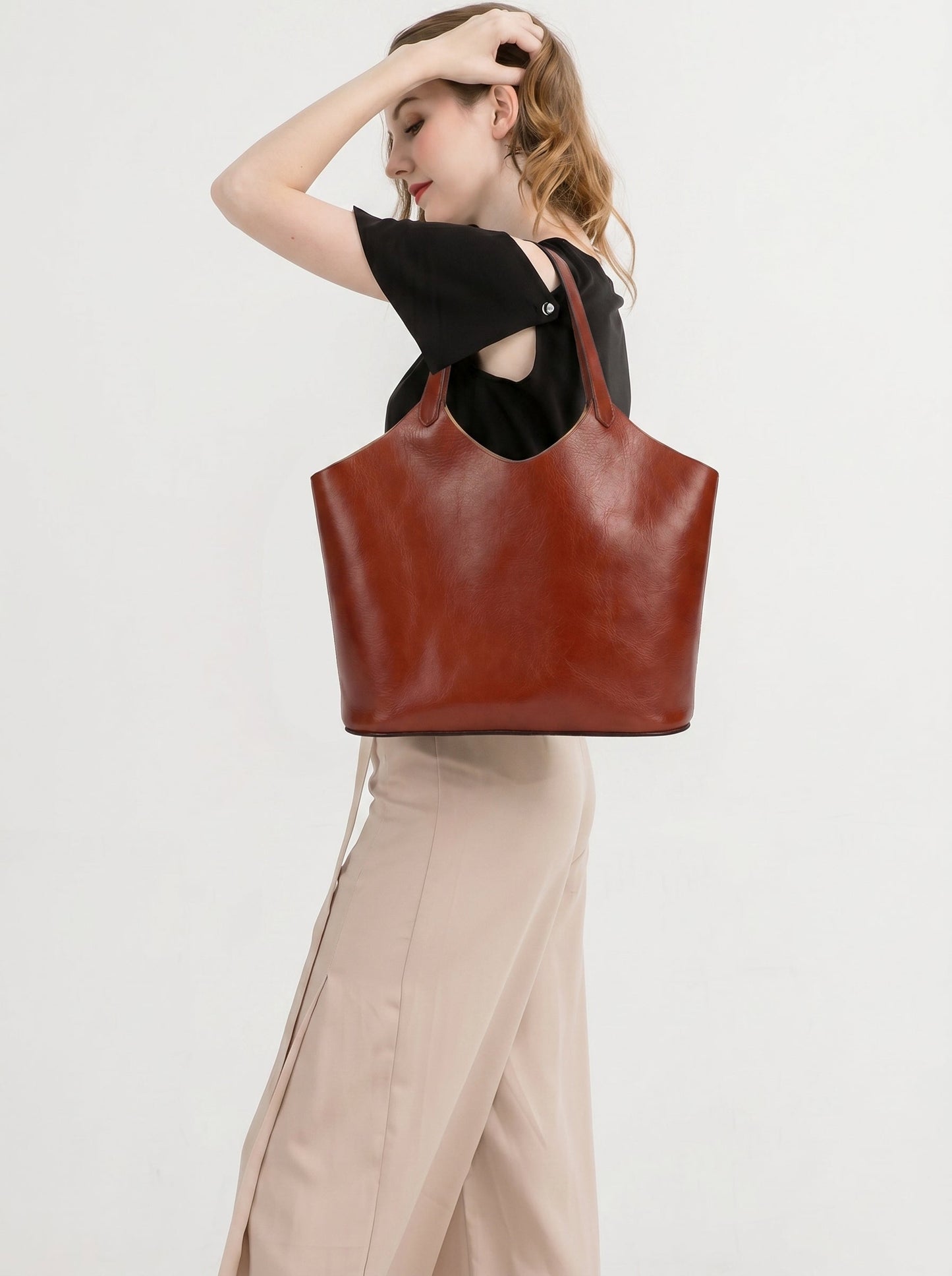 Borsa tote minimal in pelle: stile quotidiano senza sforzo
