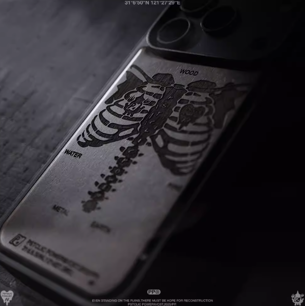 Pouzdro na iPhone odolné proti pádu s reliéfem lebky z ořechového dřeva