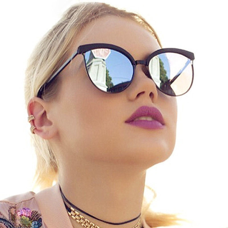 Cat Eye Brand Designer aurinkolasit Naisten Ylelliset Muoviset aurinkolasit Klassiset Retro Ulkoilulasit Oculos De Sol Gafas